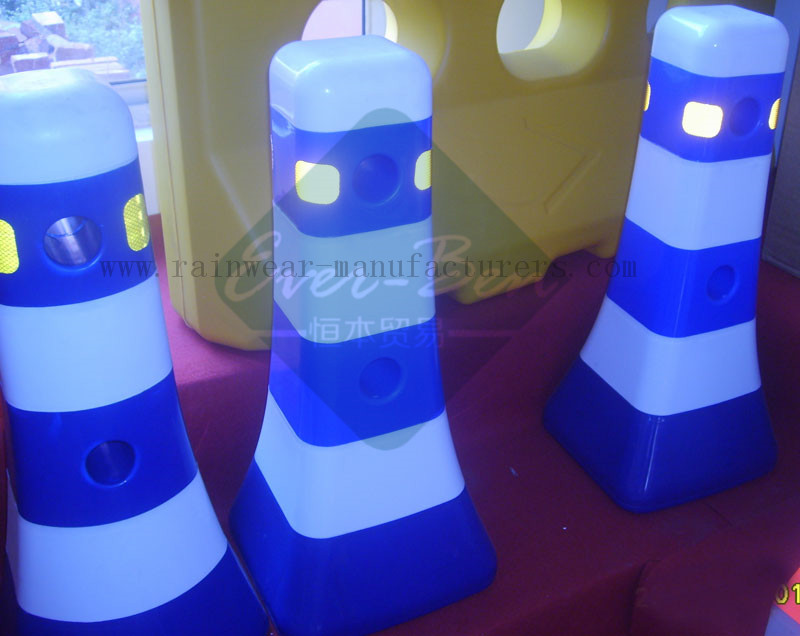 Roadway safety traffic water horse road barrier bicycle reflector delineator post Bull barrel highway anti collision pier safety warning road blocks reflective markers speed breaker manufacturer